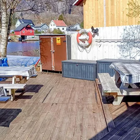 Asferiehus Флеккефьорд